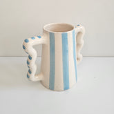 Carafe ZigZag Amazigh — Pichet en Céramique Artisanale Rayée (600 ml)