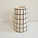 Carafe Grid Amazigh — Pichet en Céramique Artisanale 1.5L