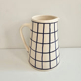 Carafe Grid Amazigh — Pichet en Céramique Artisanale 1.5L