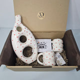 Tayri Duo Gift Set – Sculpture Vase & Set of Two Mugs