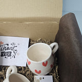Tayri Duo Hearts Gift Set – Sculpture Vase & 2 Mini Mugs