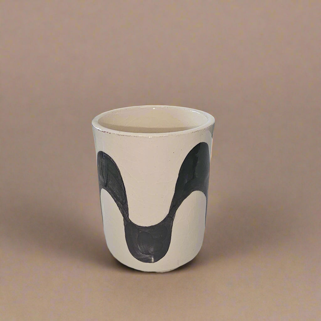 Tasse Tafoukt Amazigh — Coupe Café Soleil en Céramique Artisanale