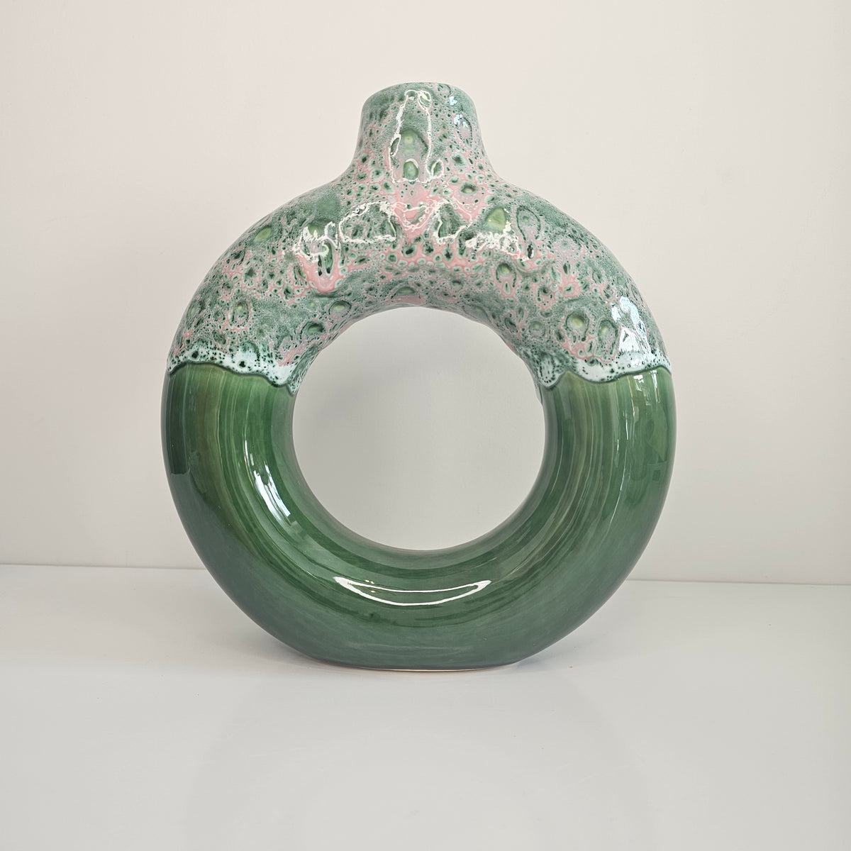 Vase Afriq Loop — Sculpture Moderne en Céramique Artisanale