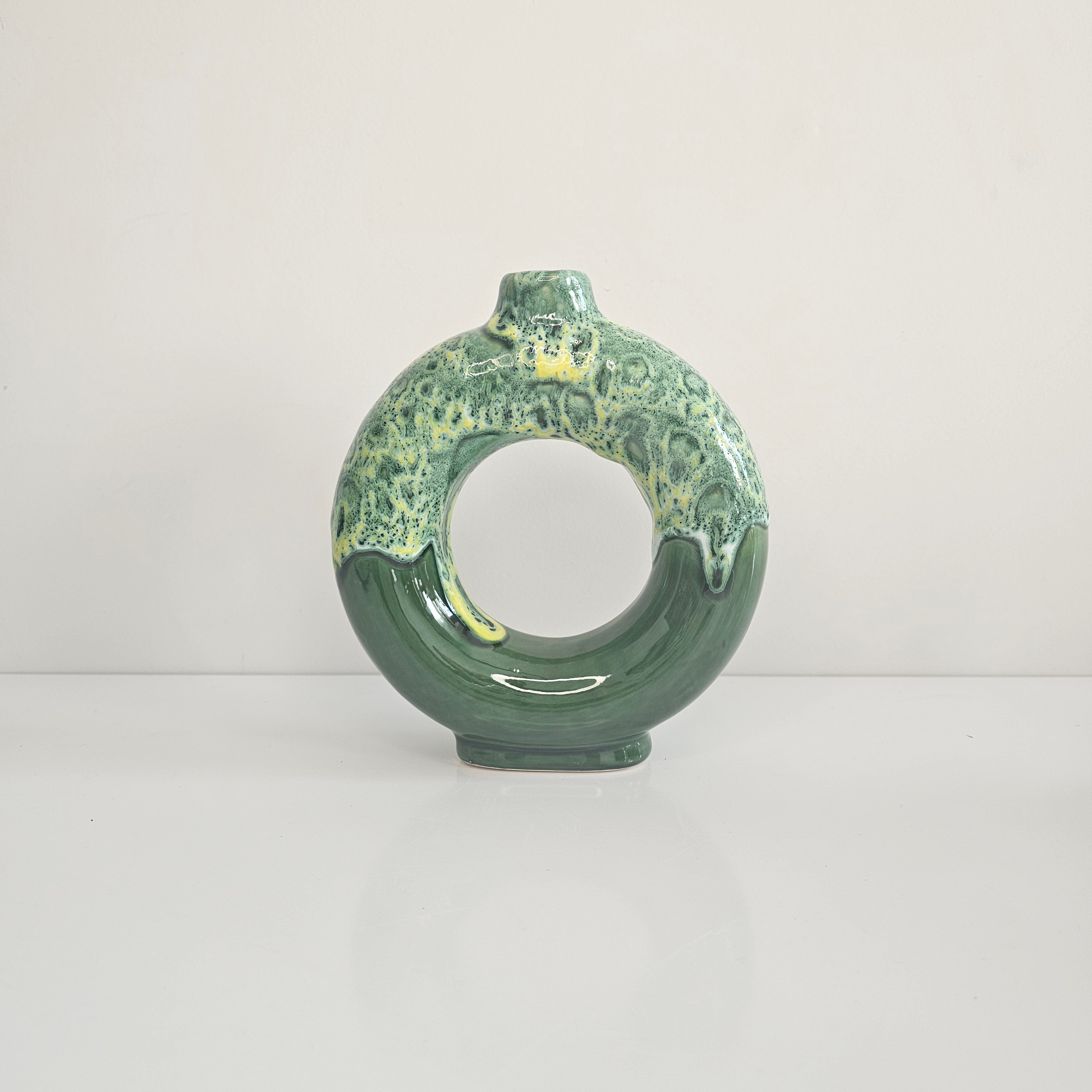 Vase Afriq Loop — Sculpture Moderne en Céramique Artisanale