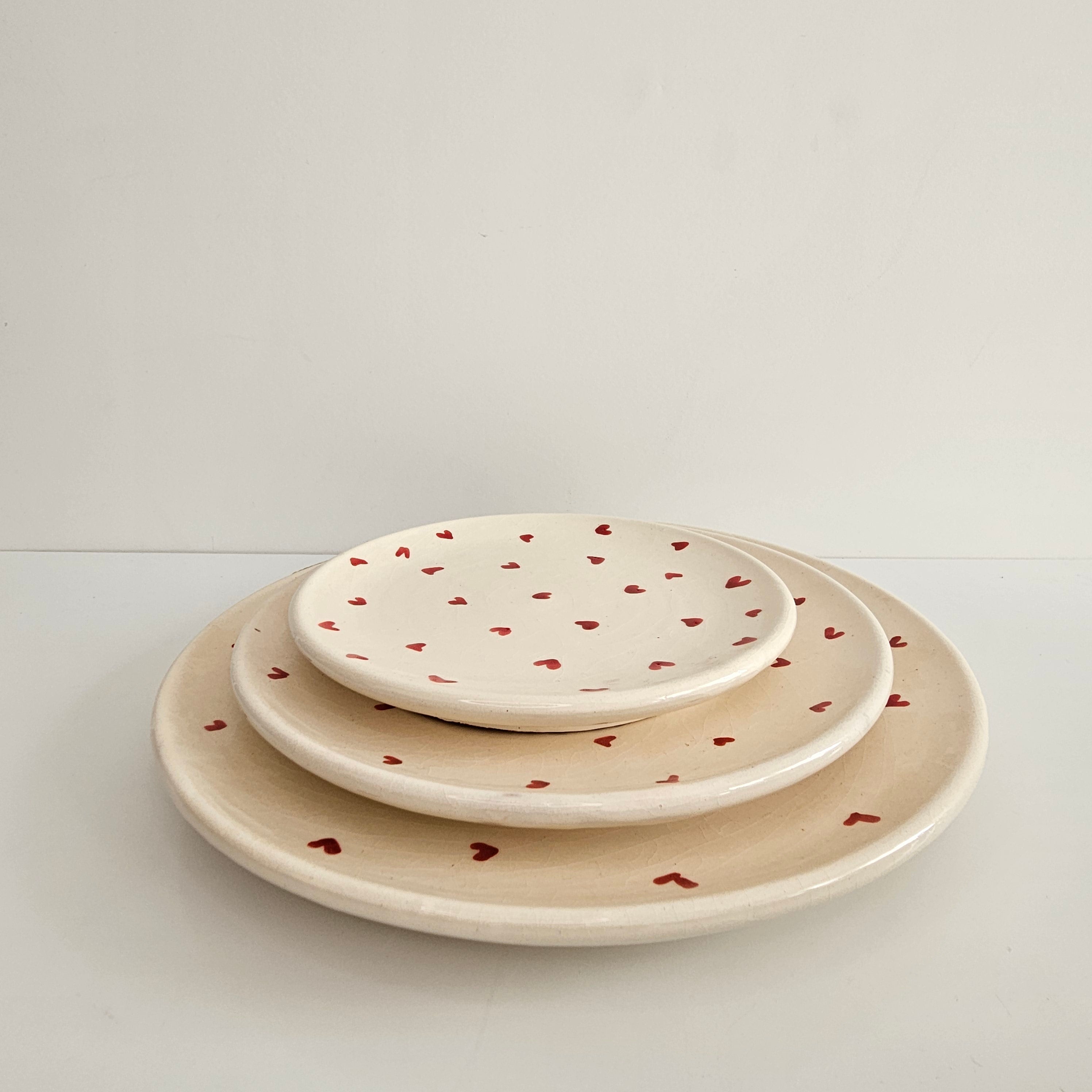 Set de 3 Assiettes Tayri Cœurs — Vaisselle Berbère en Céramique Artisanale