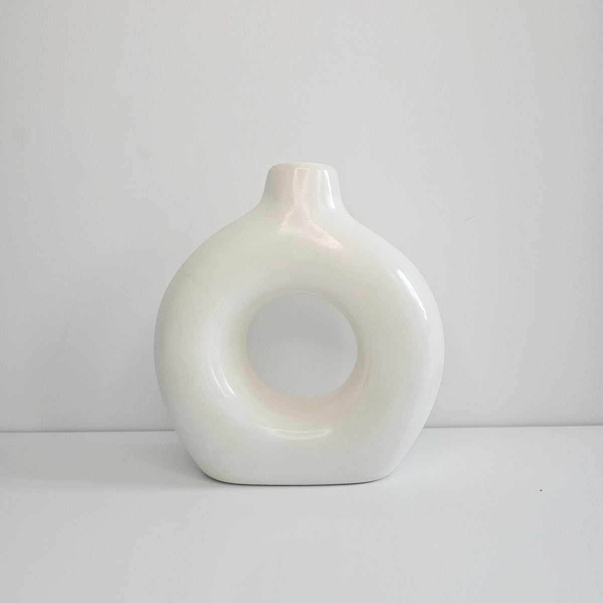 Vase Afriq Luna — Sculpture Moderne en Céramique Blanche