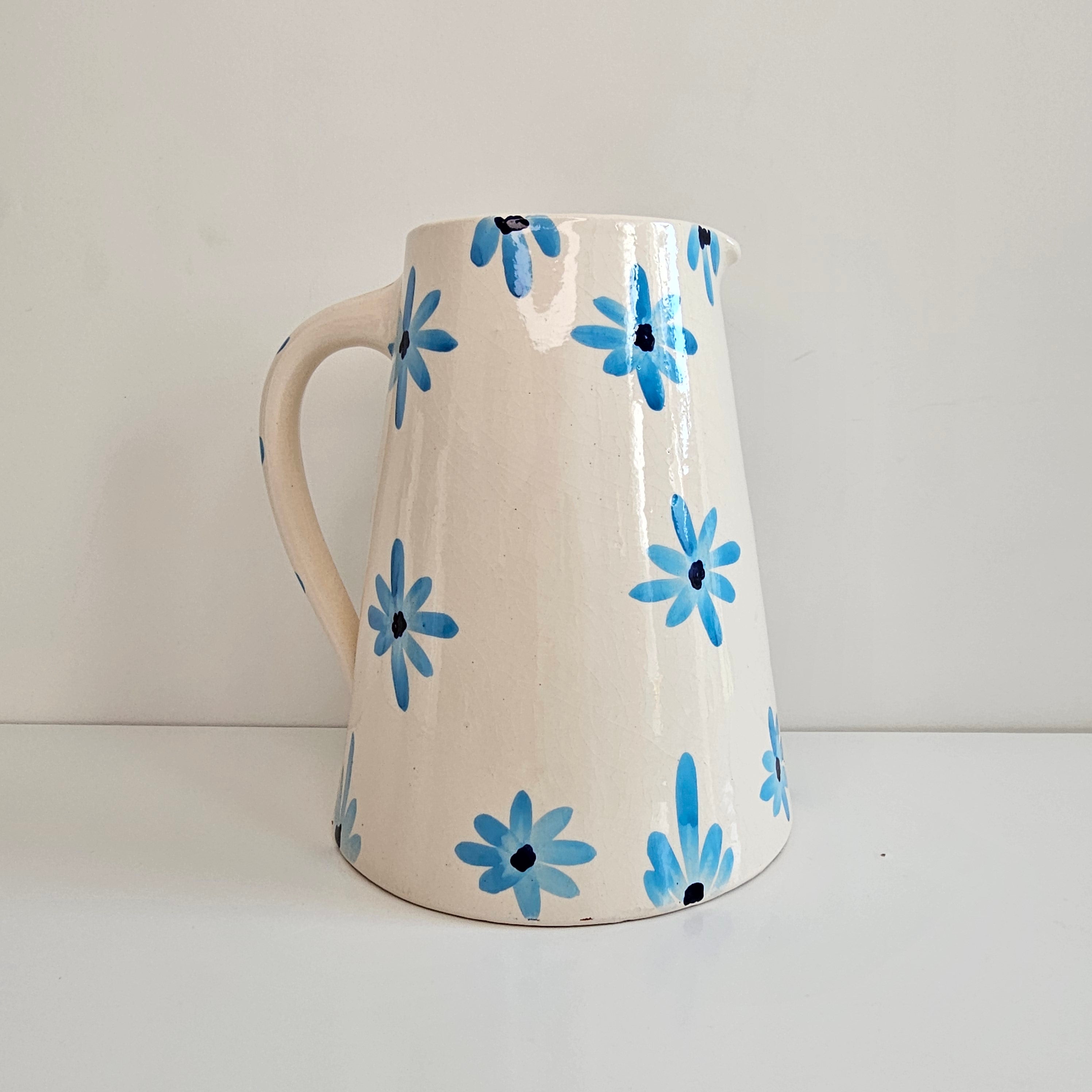 Carafe Fleurie Amazigh — Pichet en Céramique Peinte à la Main 1.5L