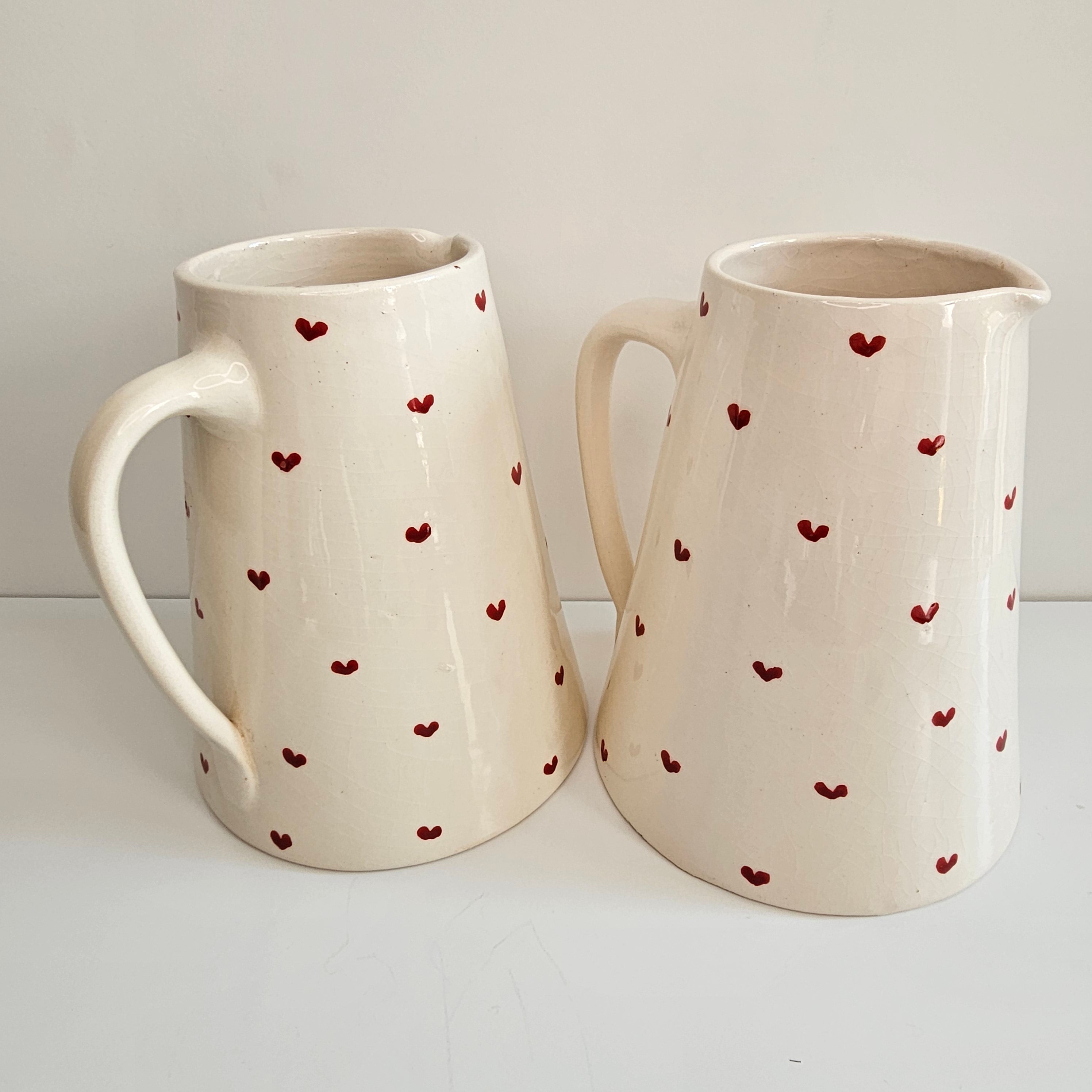 Carafe Esquisse ou Carafe Cœurs — Art Mural en Céramique Artisanale 1.5L