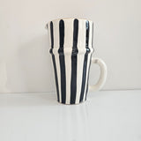 Carafe Tifinagh Stripes — Pichet en Céramique Artisanale Rayé (1200 ml)
