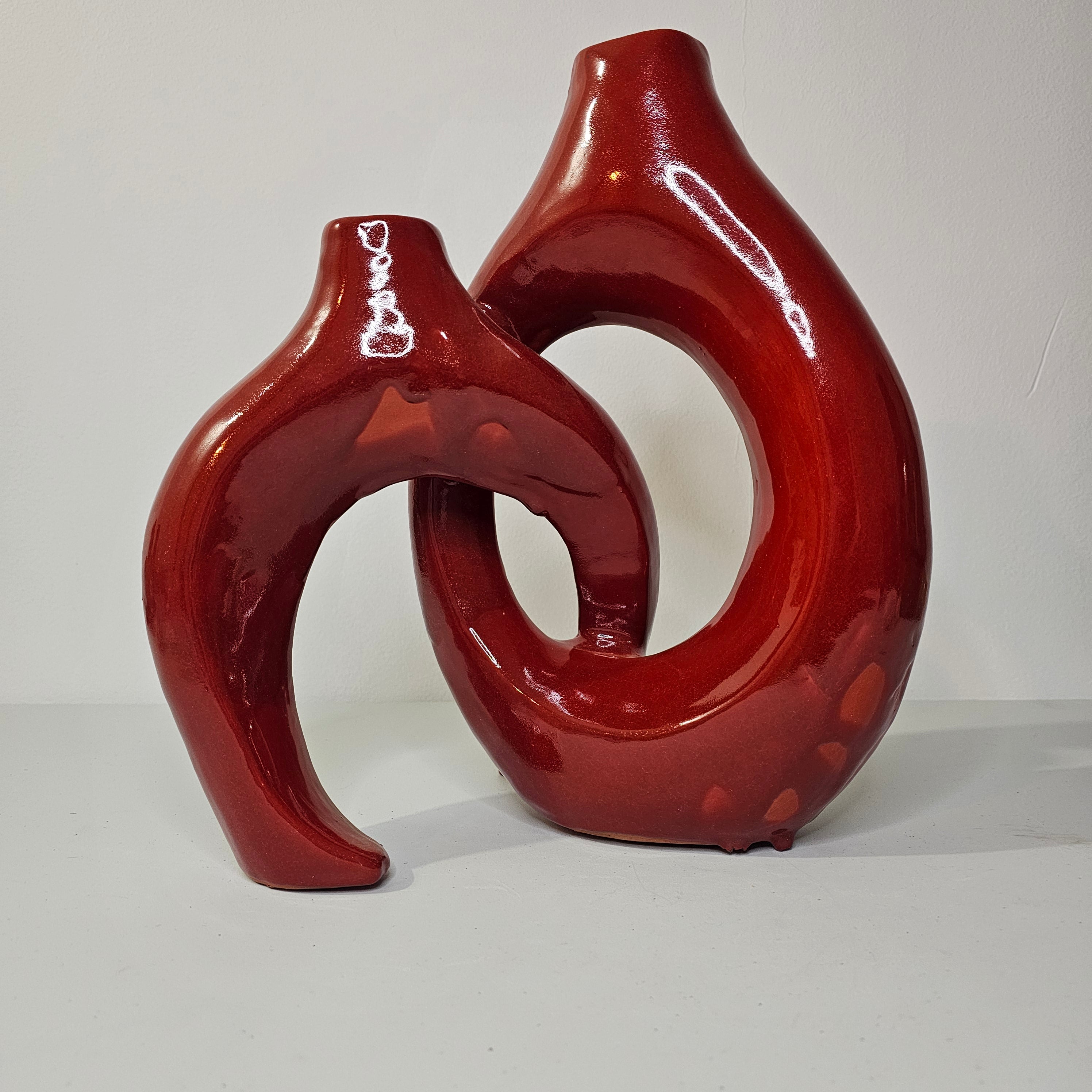 Red Glow – Loop Sculptural Vase