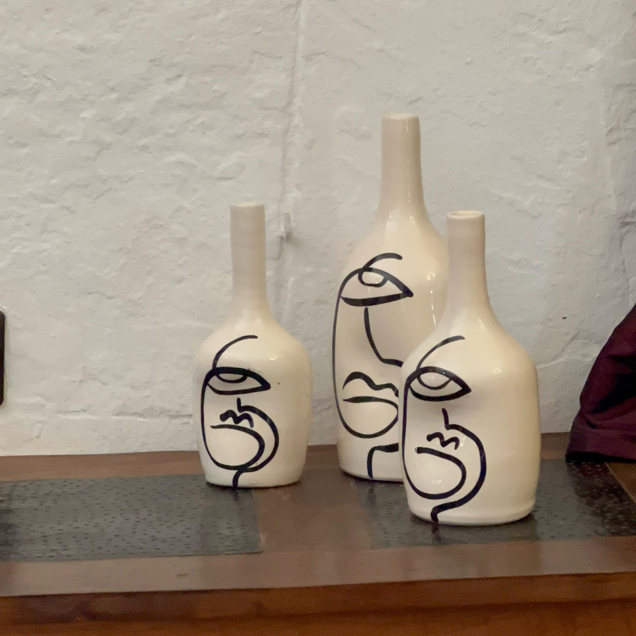 Trio Visage d’Art — Vases Modernistes en Céramique Artisanale